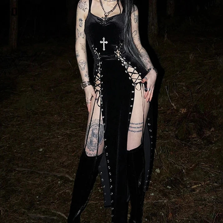 Langes Schnürkleid